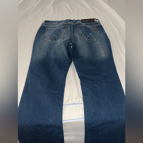 Wrangler - Picture 2 of 2